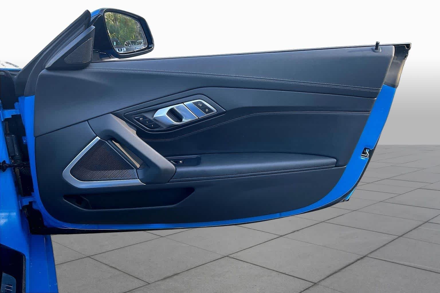 Used 2022 Misano Blue Metallic BMW sDrive30i image 19