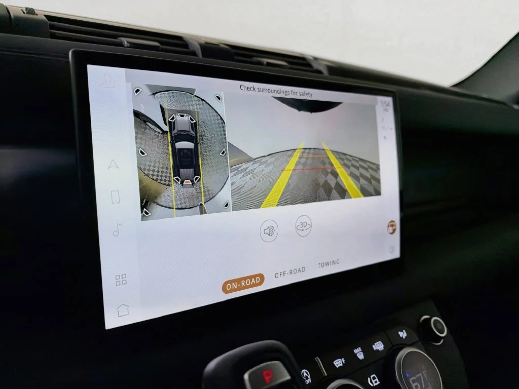 Used 2025 Fuji White Land Rover S image 19