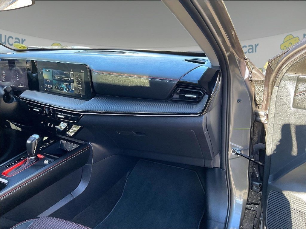 Used 2025 Gray Nissan SR image 13