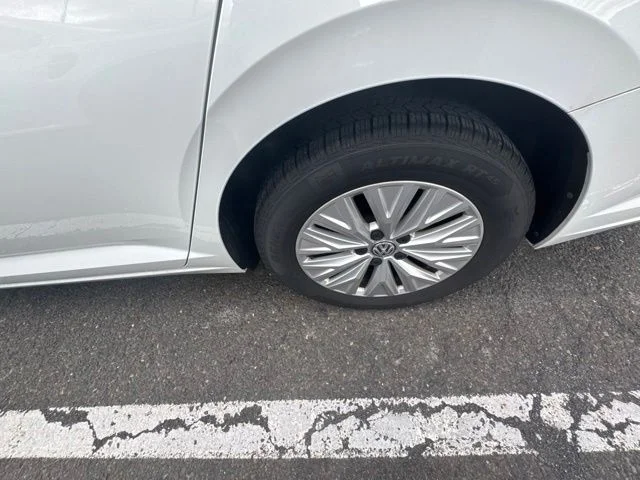 Certified Used 2019 Pure White Volkswagen 1.4T S image 7