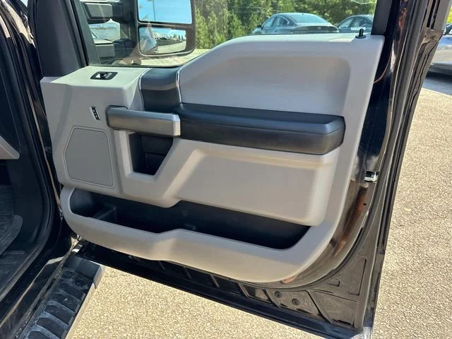 Used 2017 Black Ford XLT image 19