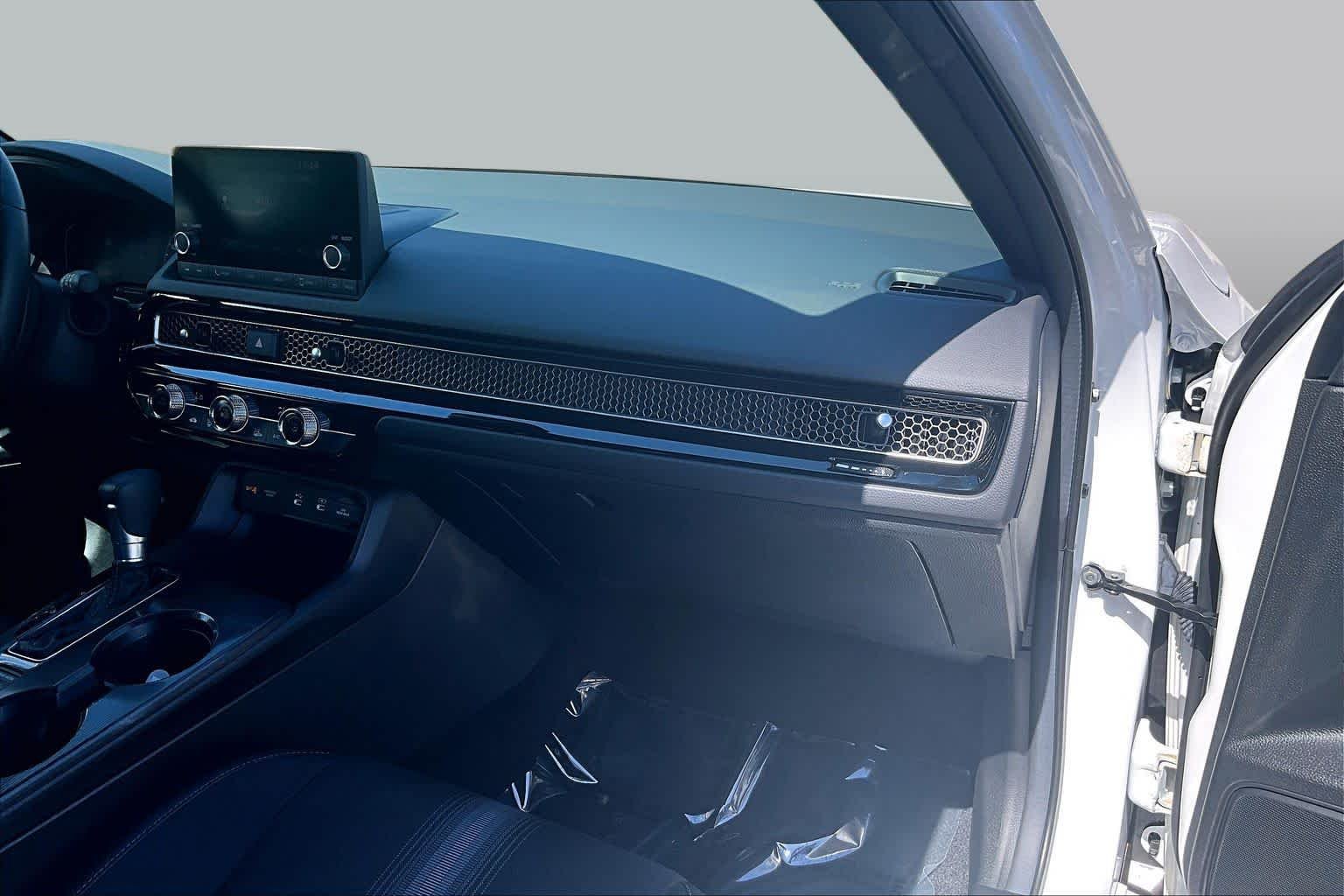 2026 Honda Civic Hatchback Sport - Photo 19