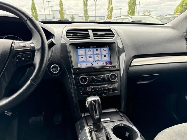 Used 2018 Blue Metallic Ford XLT image 21