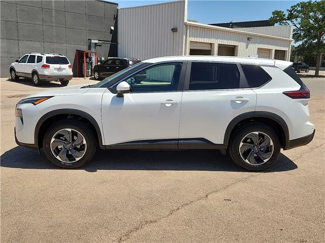 Used 2025 White Nissan SV Front-Wheel Drive image 2
