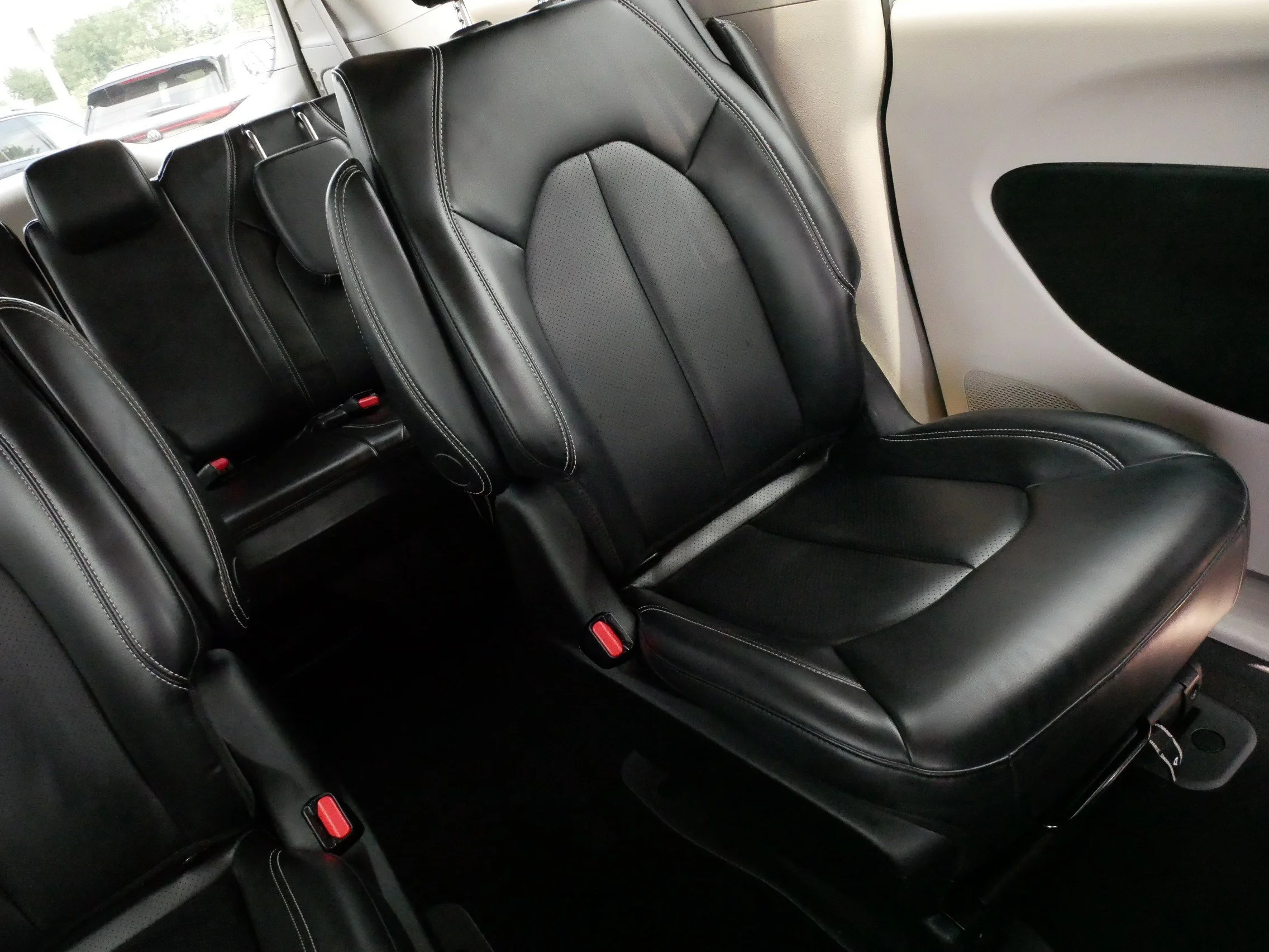 Used 2023 Bright White Clearcoat Chrysler Hybrid Touring L image 14