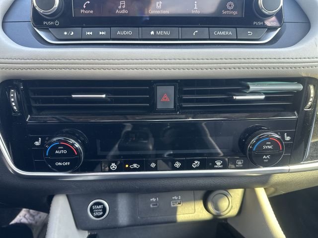 Used 2023 White Nissan SL image 19