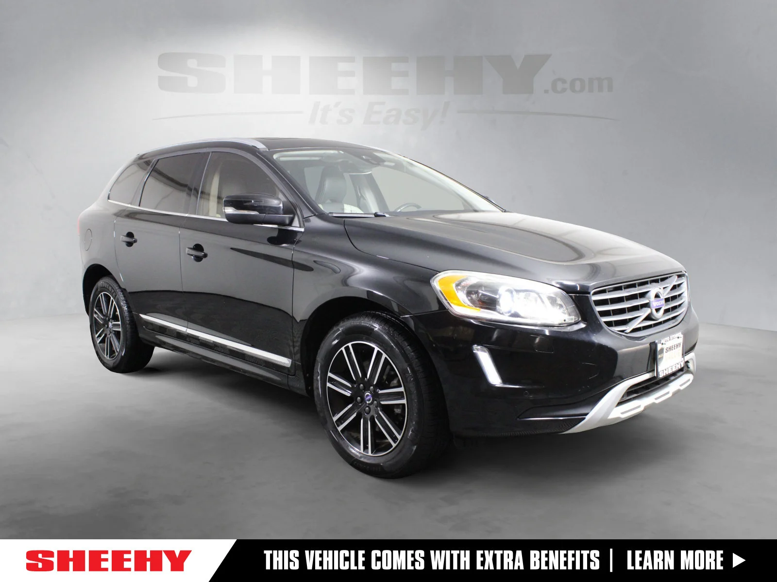 Used 2017 Black Volvo T5 Dynamic image 1