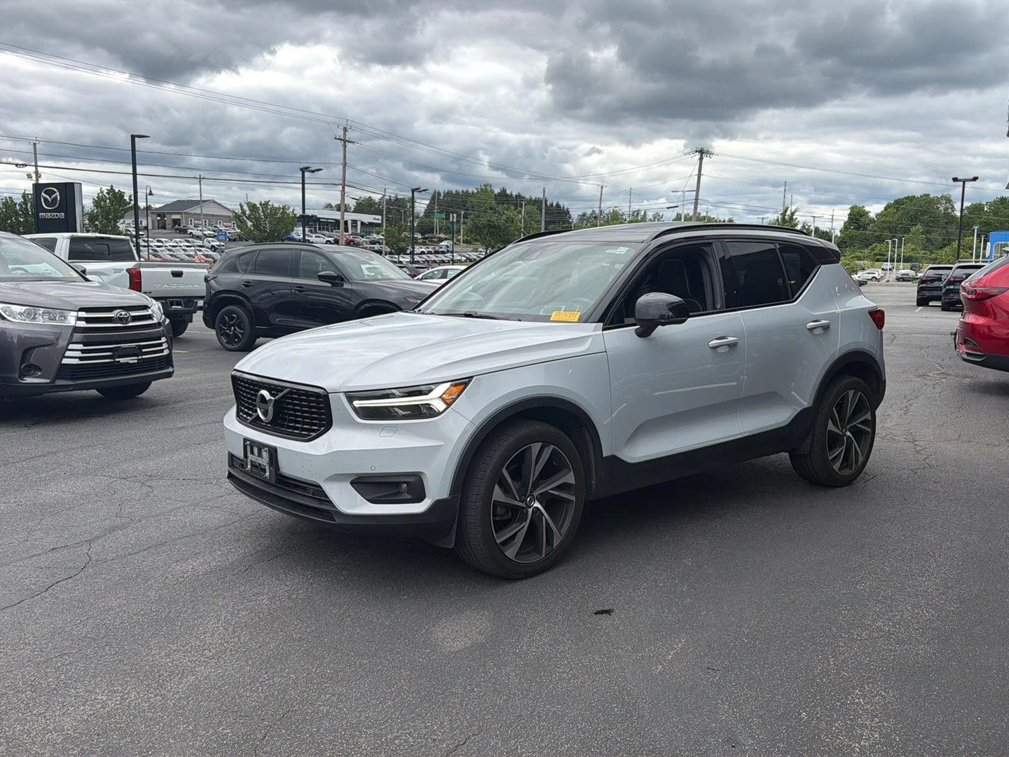 Used 2021 Glacier Silver Metallic Volvo R-Design image 3