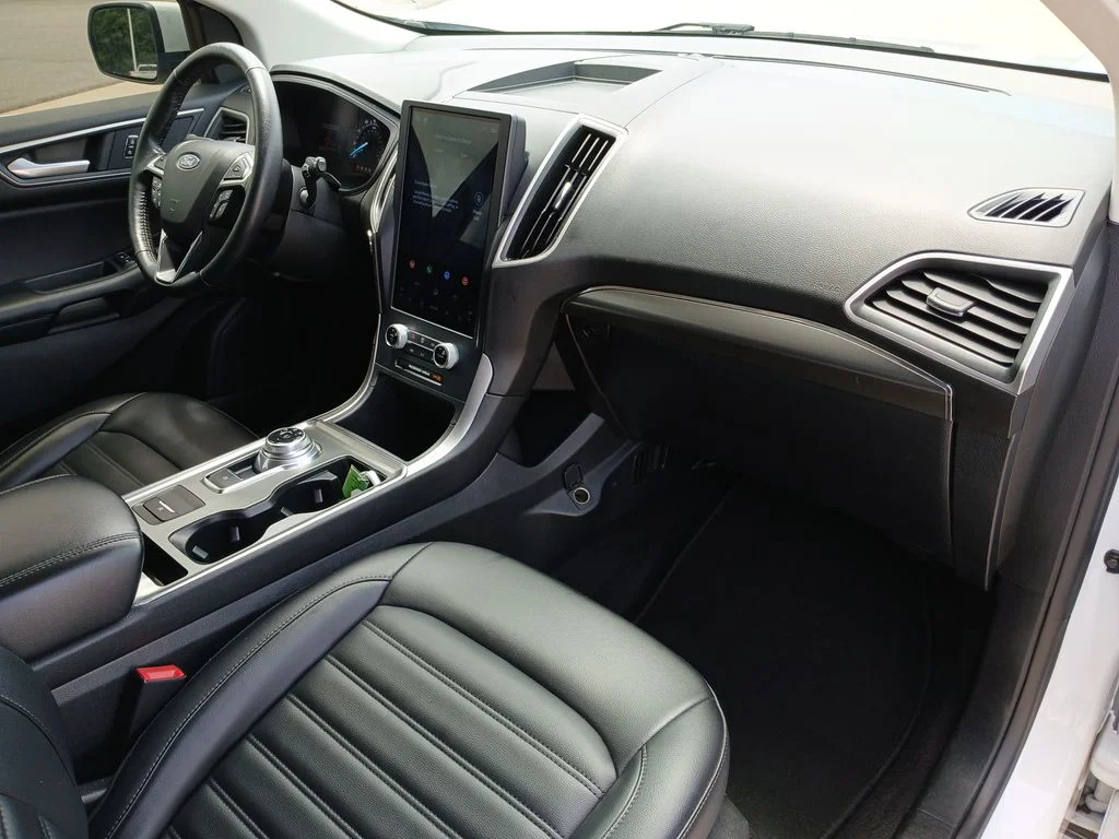 Used 2022 White Ford SEL image 30