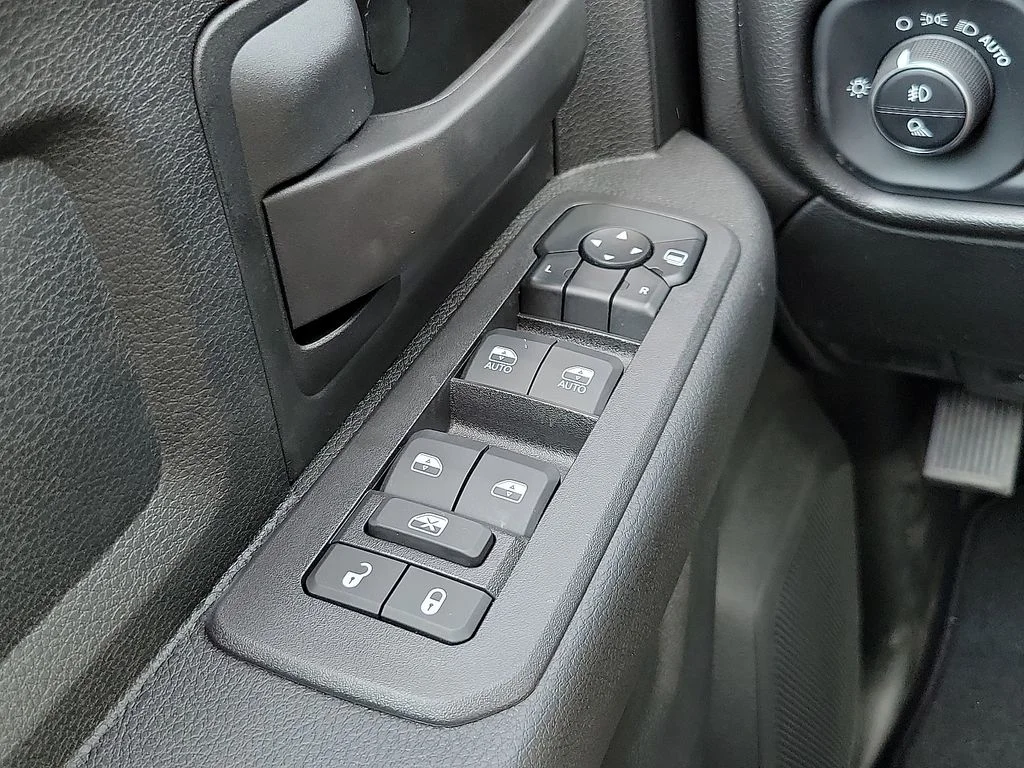 2025 RAM 2500 Tradesman - Photo 13