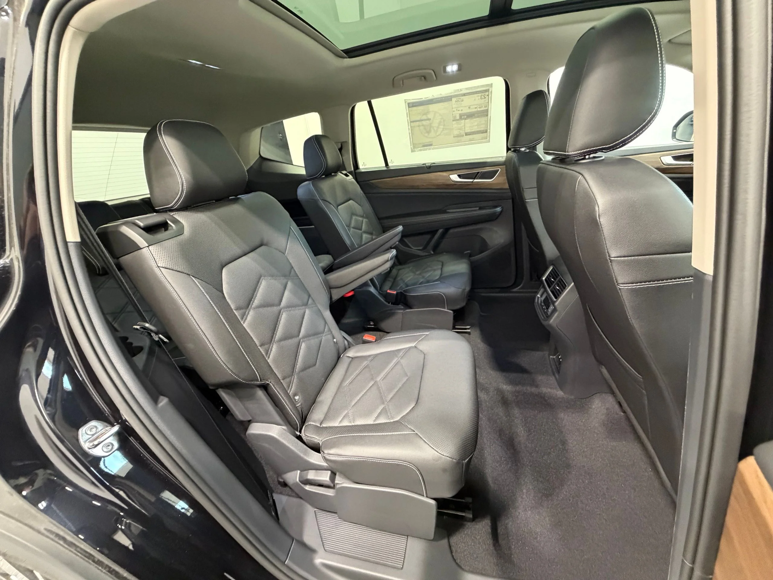 New 2026 Black Volkswagen 2.0T SE w/Technology image 29