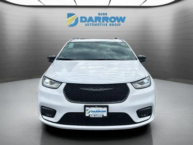 2026 Chrysler Pacifica Limited - Photo 9