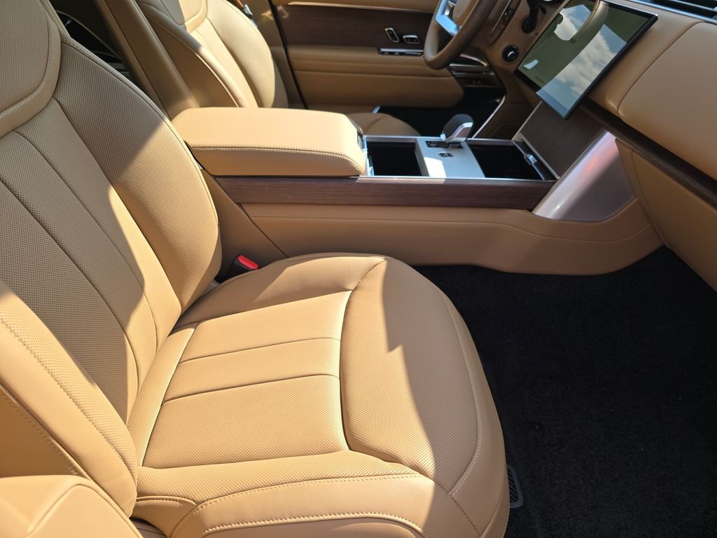 New 2026  Land Rover SE image 17