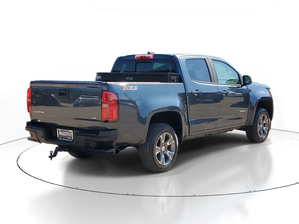 Used 2019 Gray Chevrolet Z71 image 3