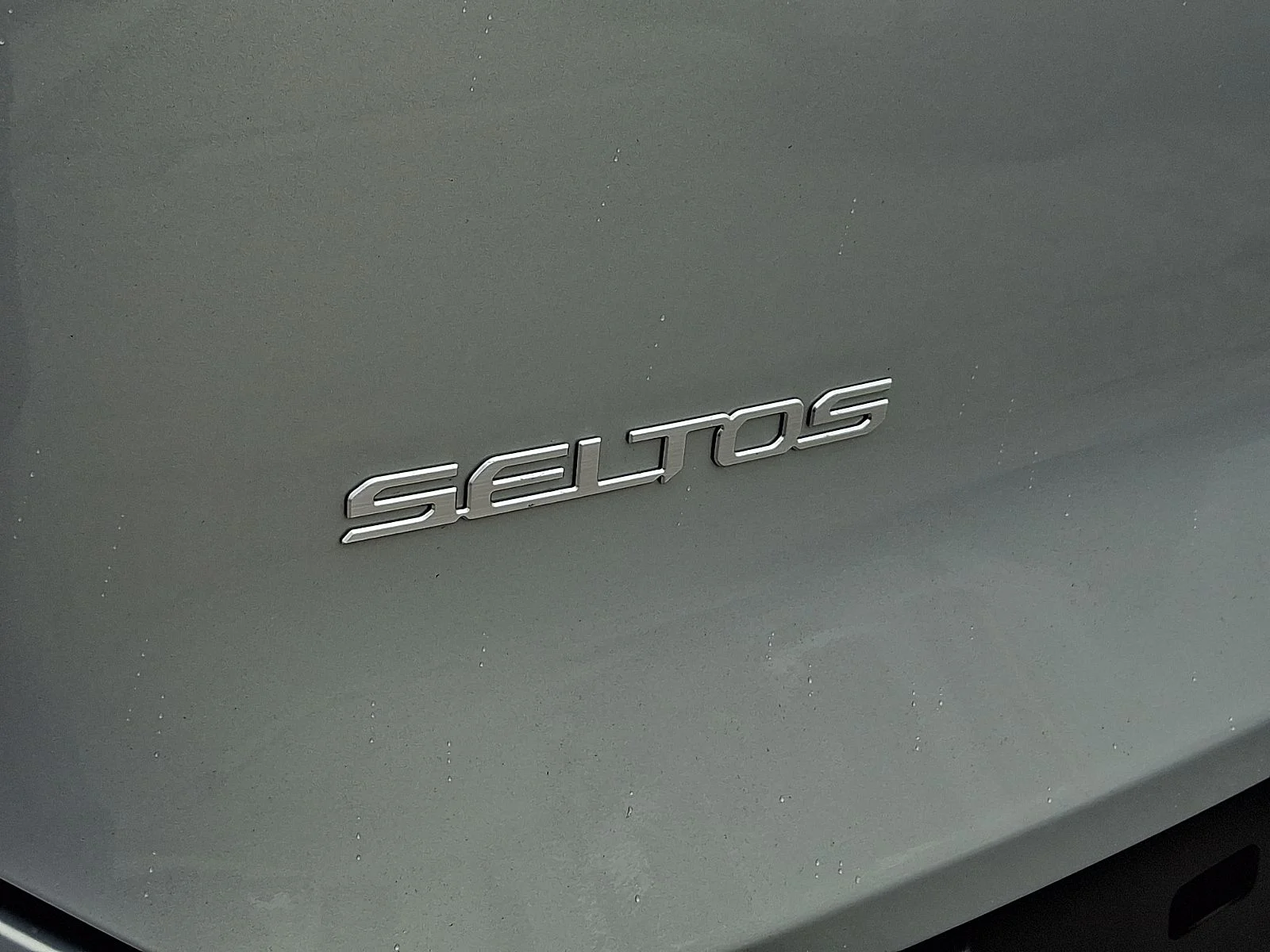 New 2027 White Kia S image 22