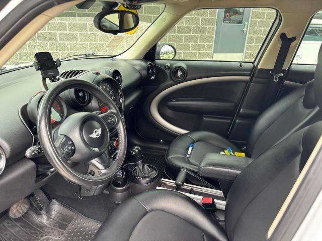 Used 2015 White MINI Base image 15
