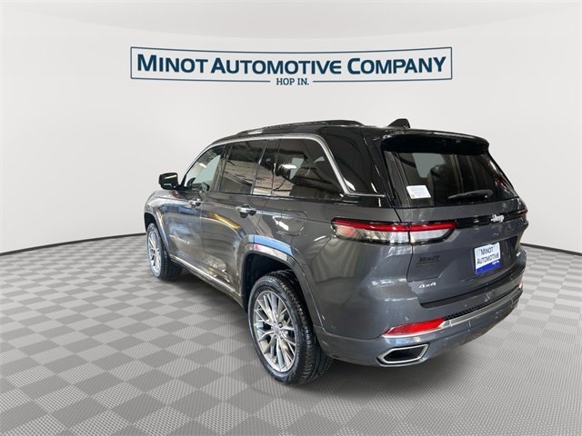 2025 Jeep Grand Cherokee Summit photo 4