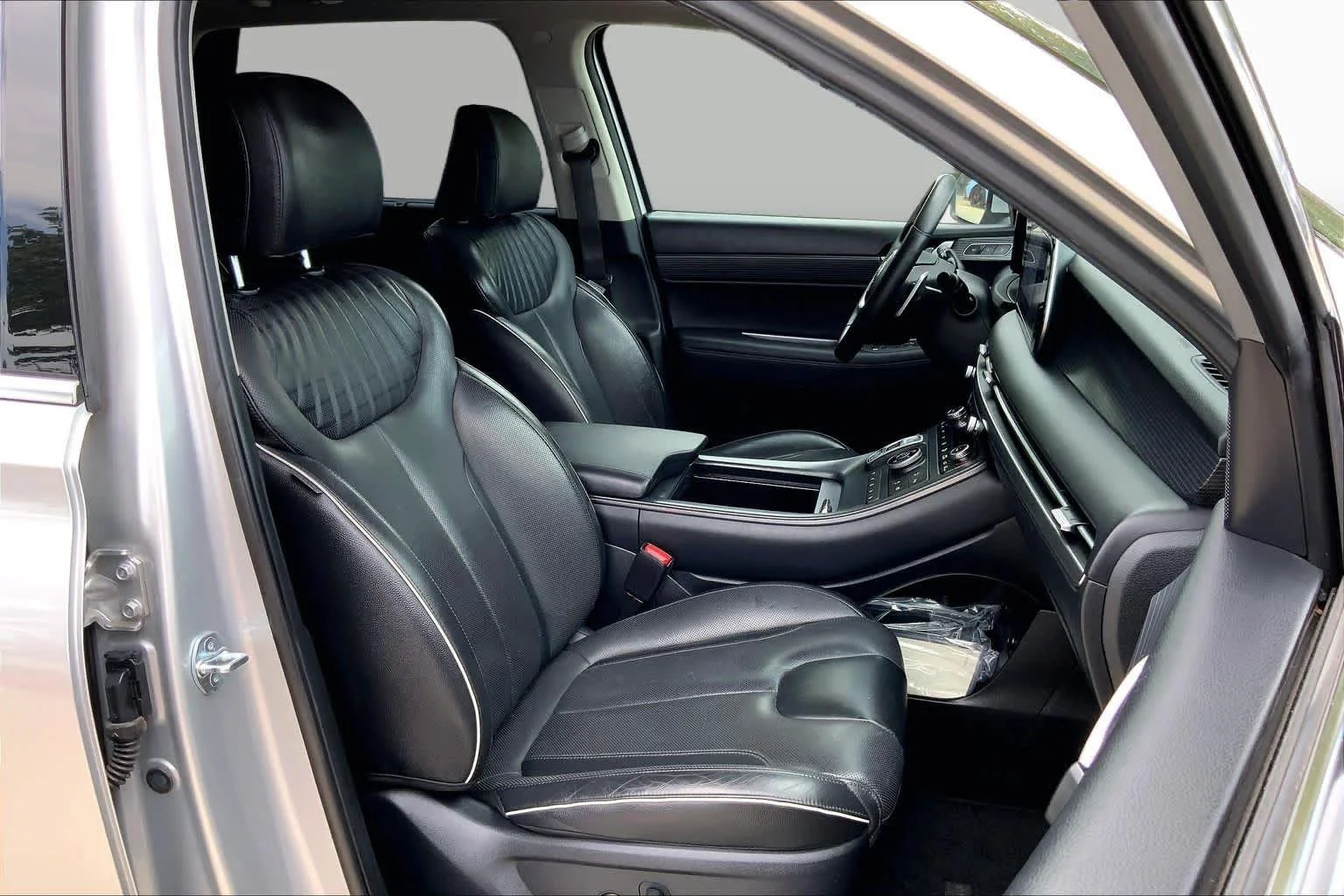 Used 2023 Typhoon Silver Hyundai Limited image 9