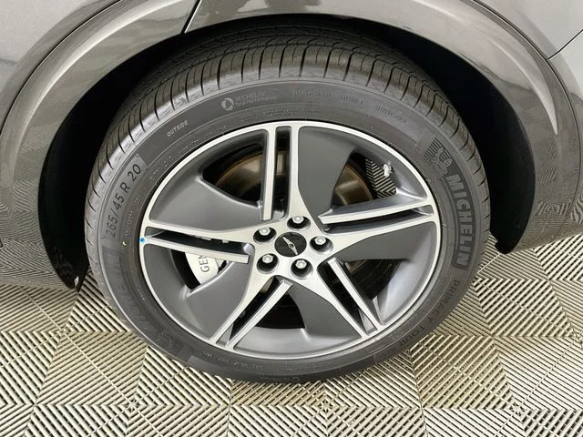 New 2027 Genesis GV70