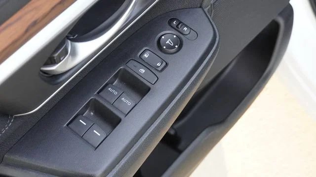 Used 2020 White Honda EX image 22