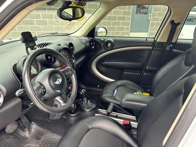Used 2015 White MINI Base image 15