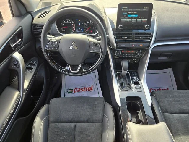 Used 2025 White Mitsubishi SE image 13