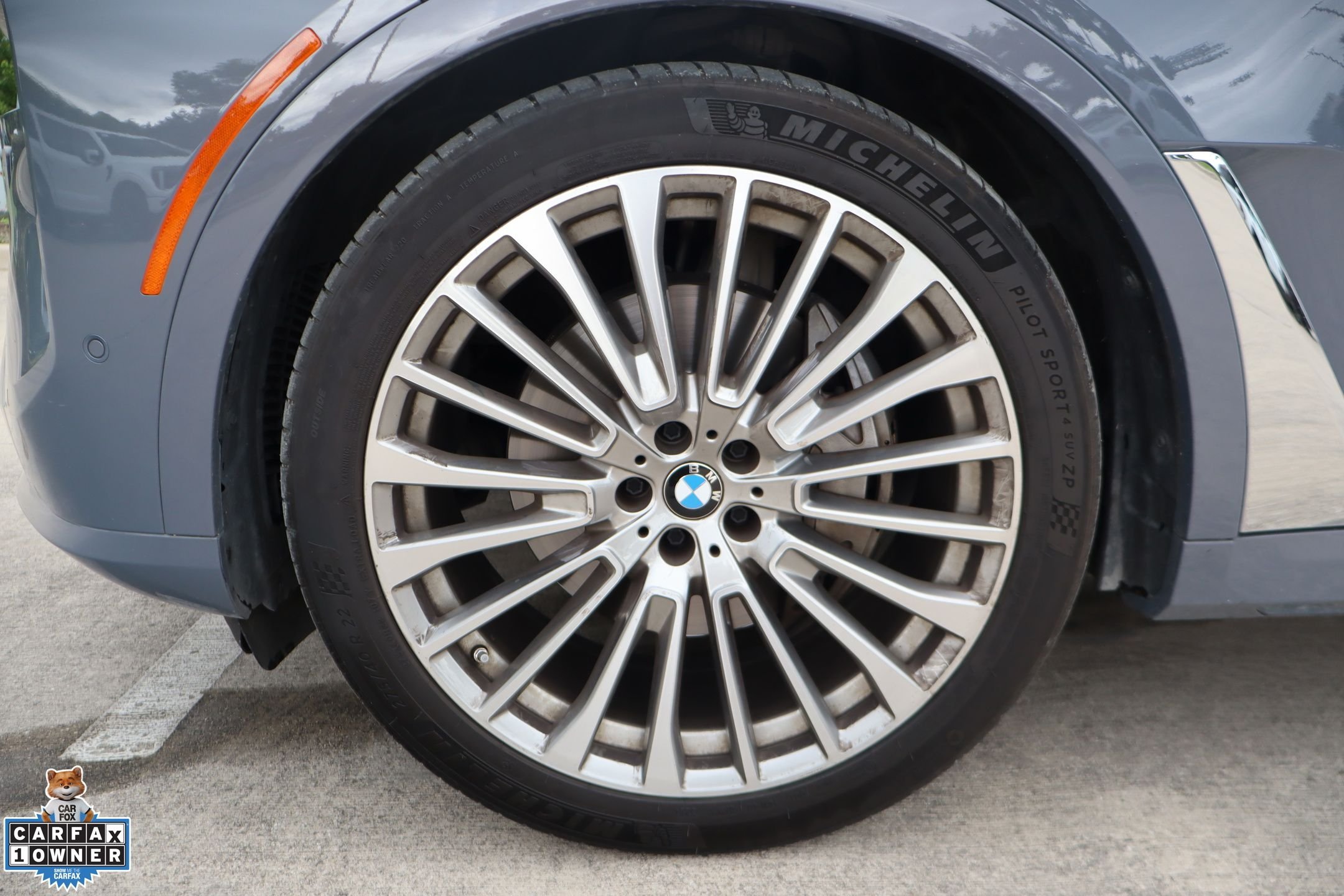 Used 2024  BMW xDrive40i image 10