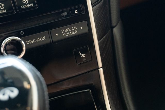 Used 2023 Black INFINITI SENSORY image 32