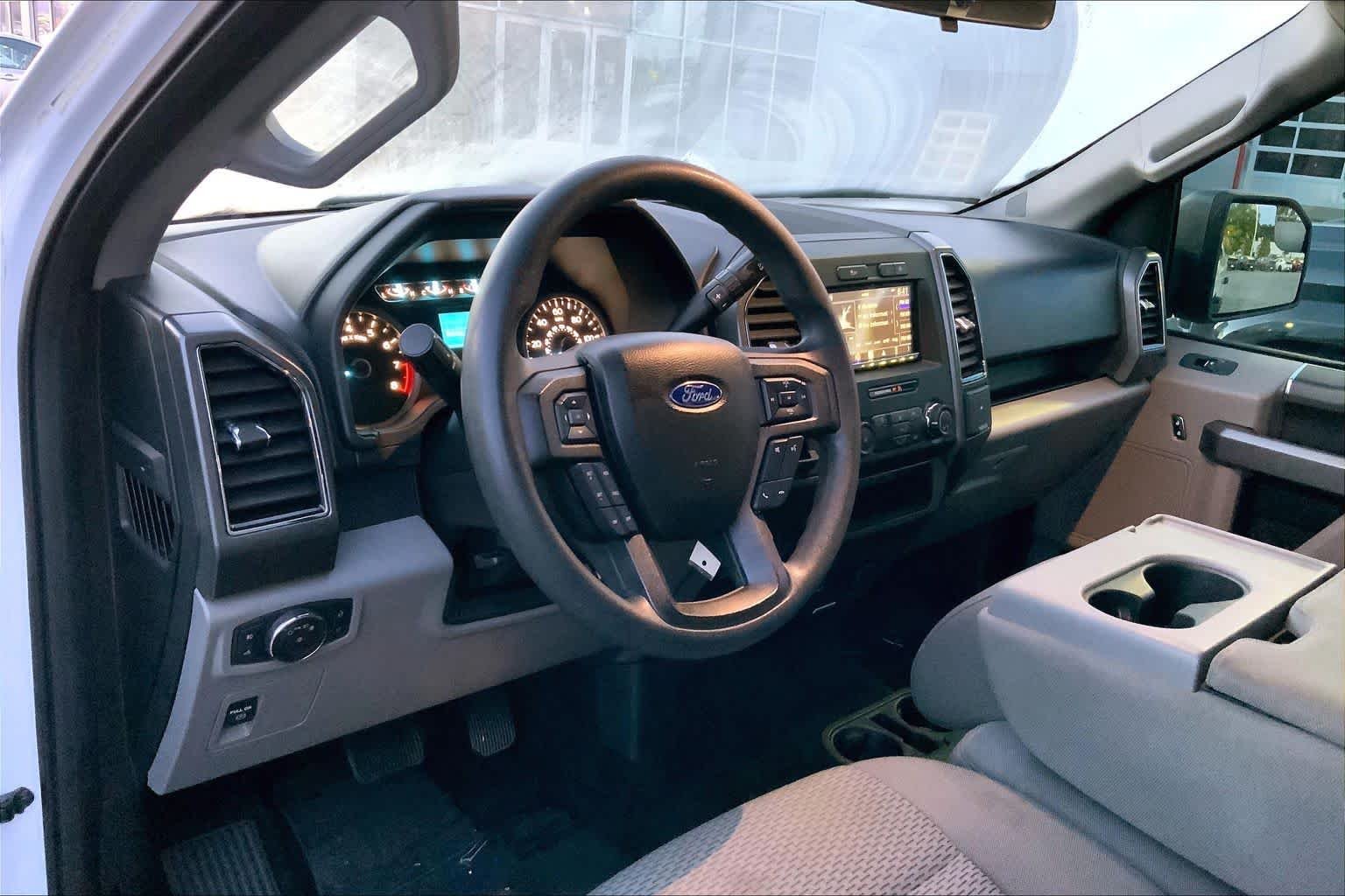 Used 2018 Oxford White Ford XLT image 17