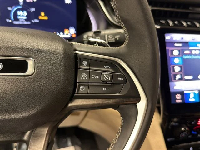 Used 2023 White Jeep Limited image 16