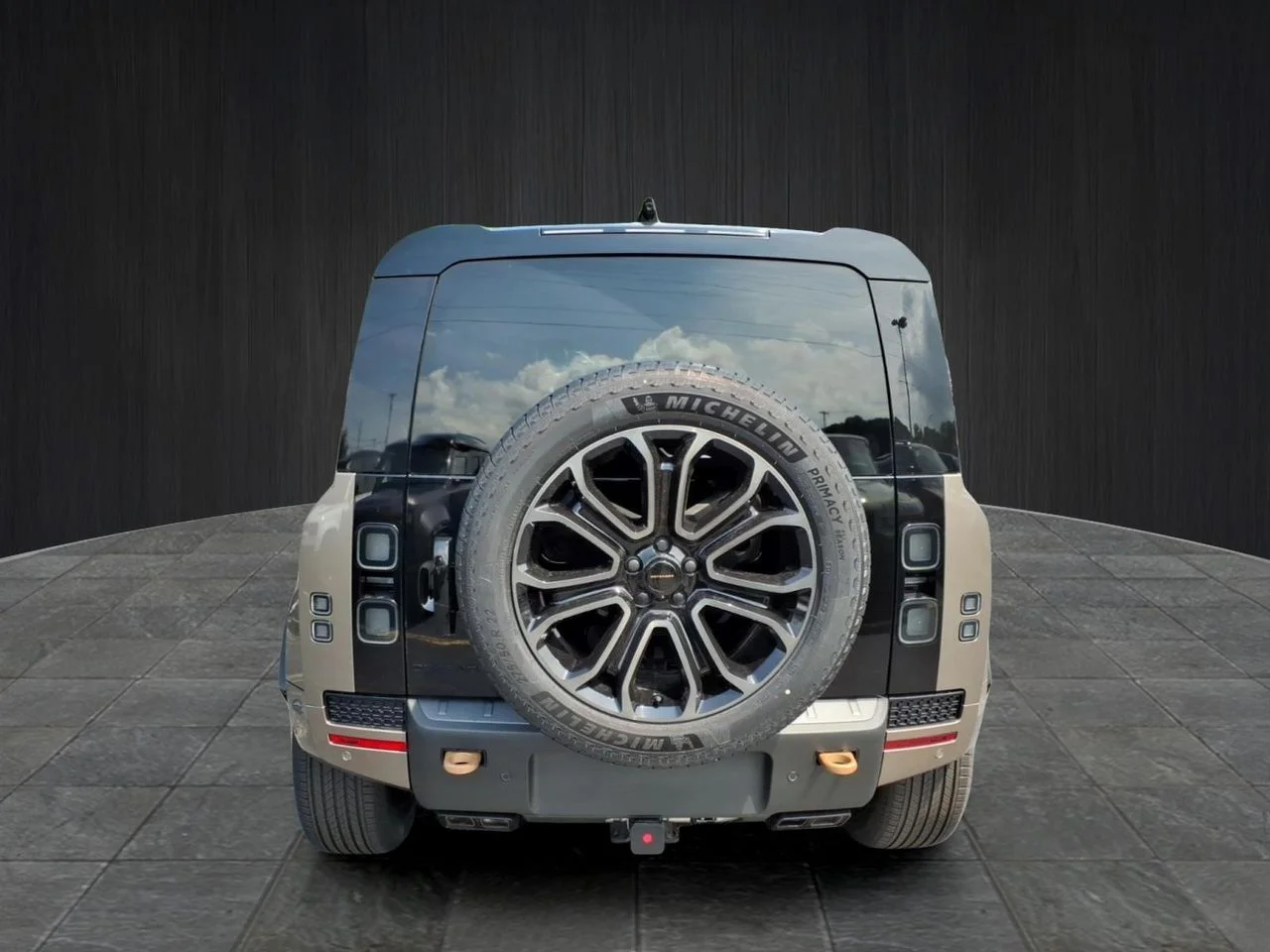 New 2026 Petra Copper LAND ROVER  OCTA image 3