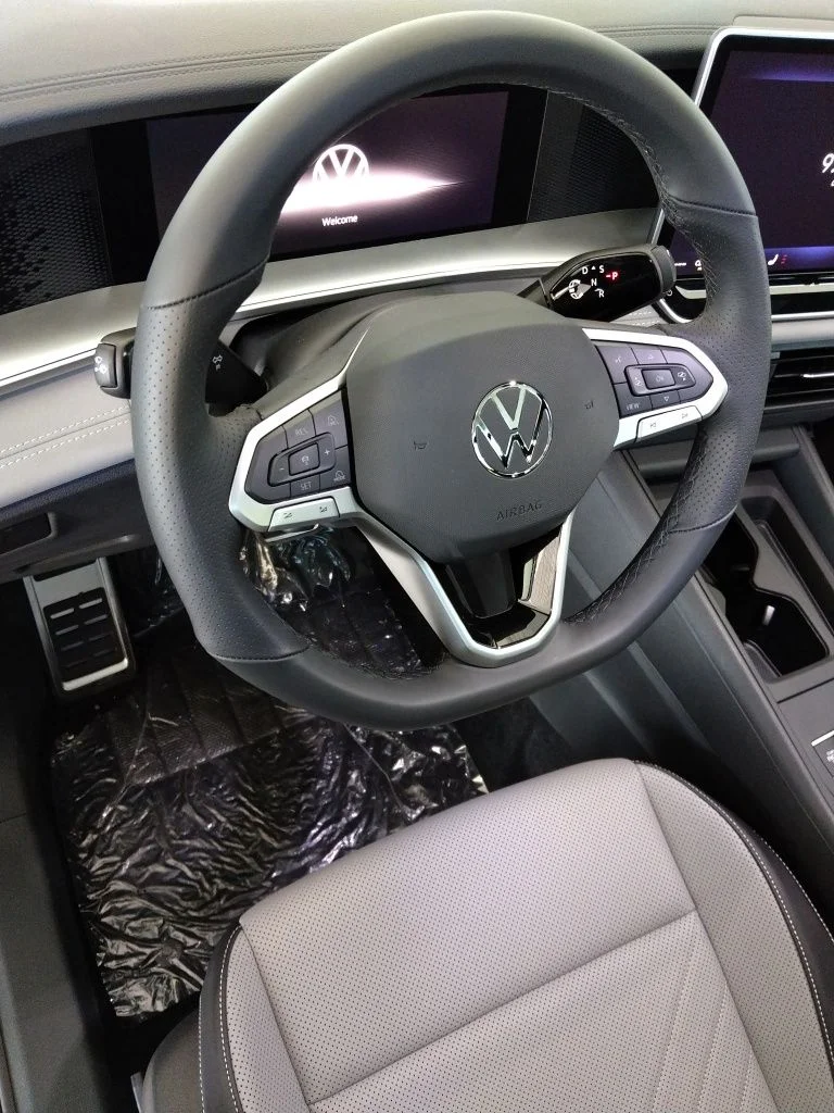 New 2026 Green Volkswagen 2.0T SE R-Line Black image 13