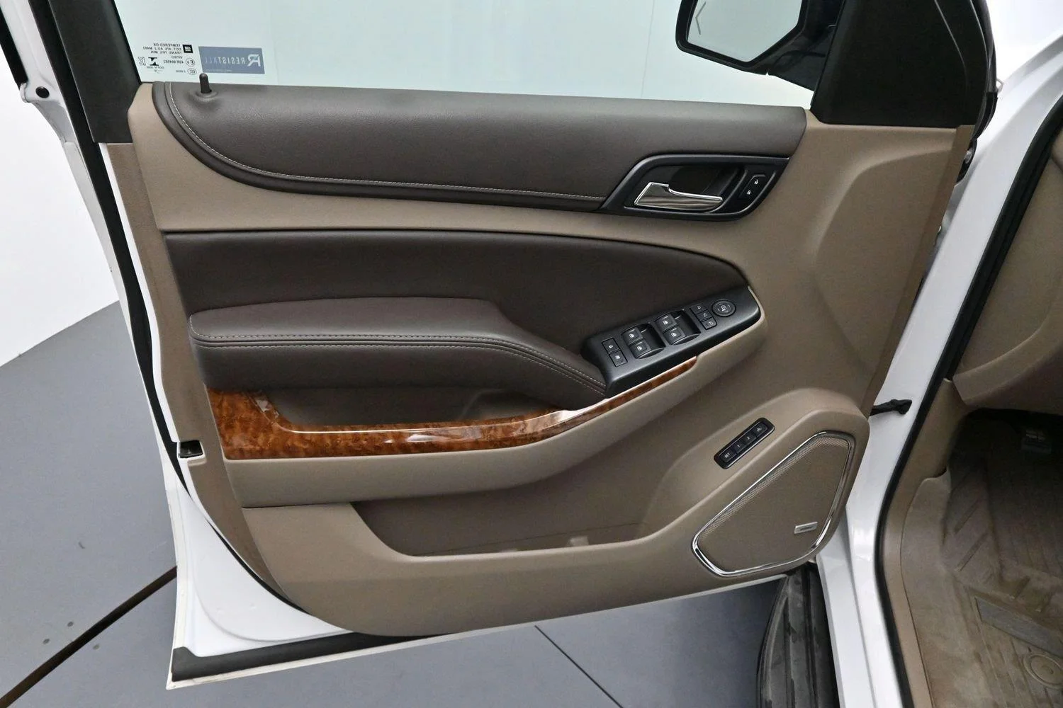 Used 2018 Summit White Chevrolet Premier image 9