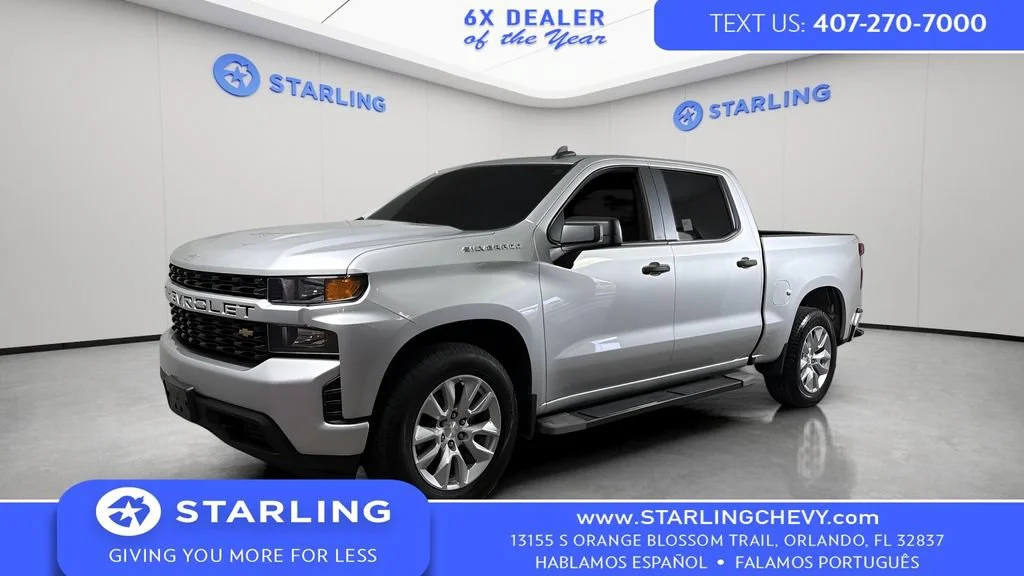 Used 2022 Silver Ice Metallic Chevrolet Custom image 2