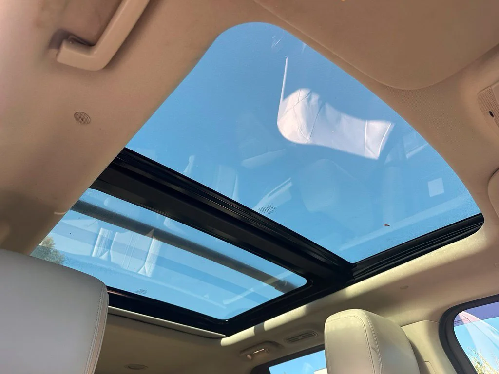 Used 2018 White Platinum Clearcoat Metallic Ford Platinum image 21