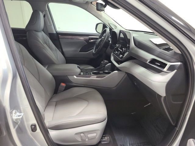 2024 Toyota Highlander Platinum - Photo 9