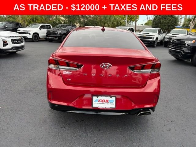 Used 2019 Red Hyundai SE image 5