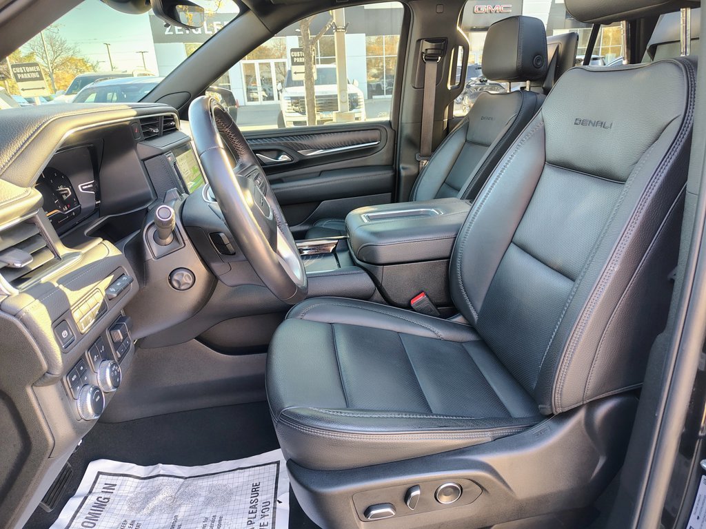 Used 2024 Onyx Black GMC Denali image 42