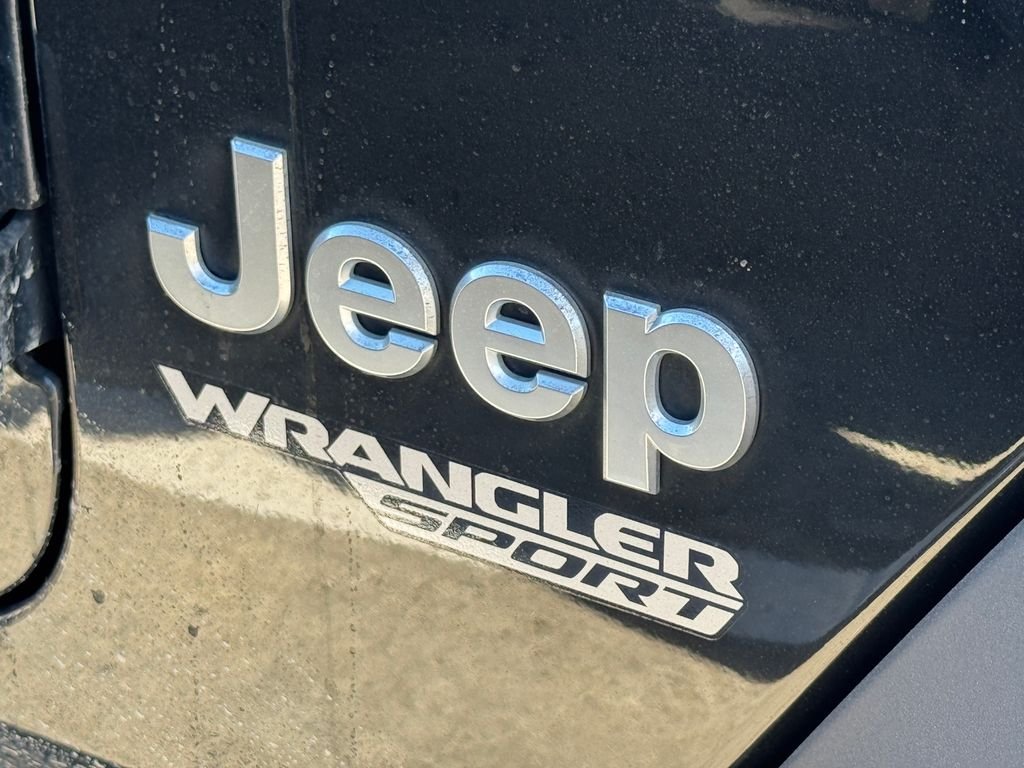 Used 2018 Black Clearcoat Jeep Sport image 2