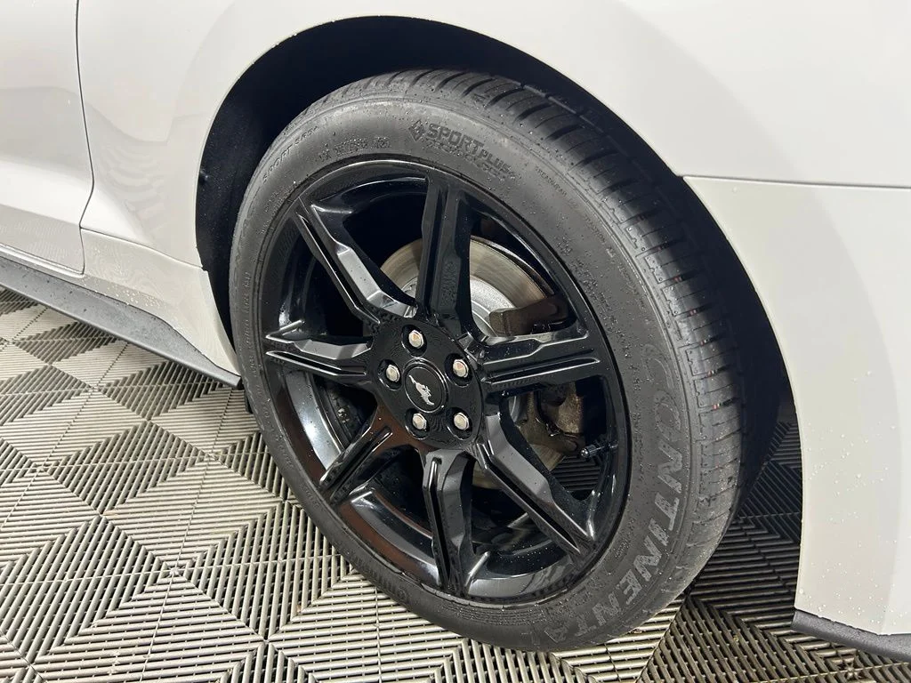 Used 2019 White Ford GT image 18