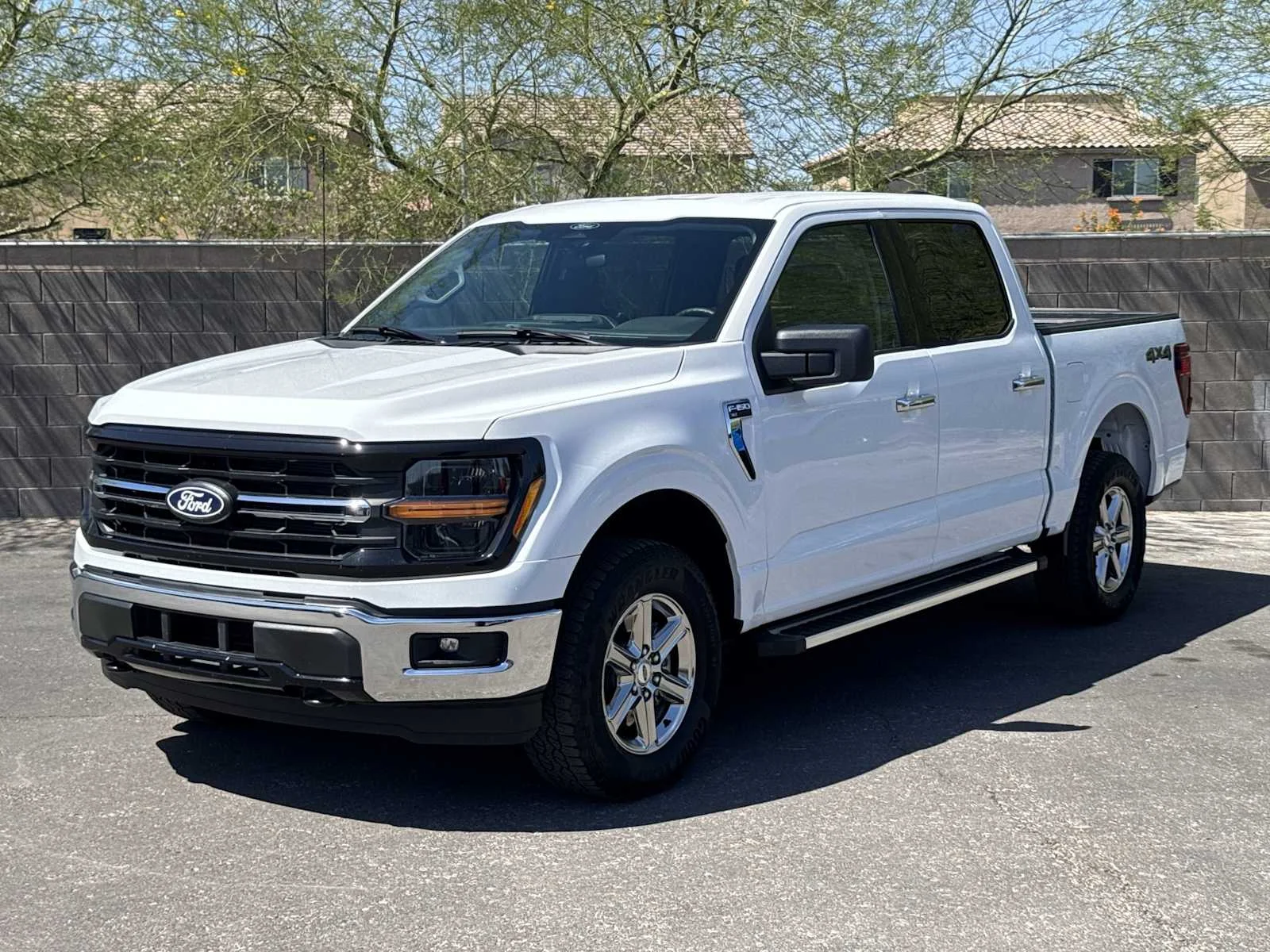 Used 2025 Oxford White Ford XLT image 4