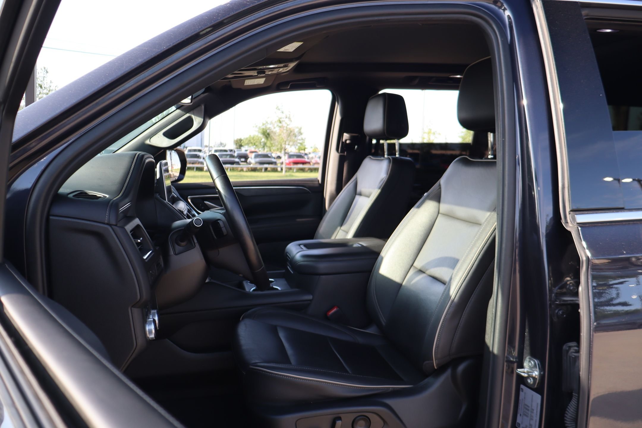 Used 2023 Titanium GMC SLT image 11