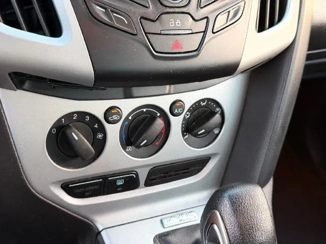 Used 2013 Ruby Red Metallic Ford SE image 48