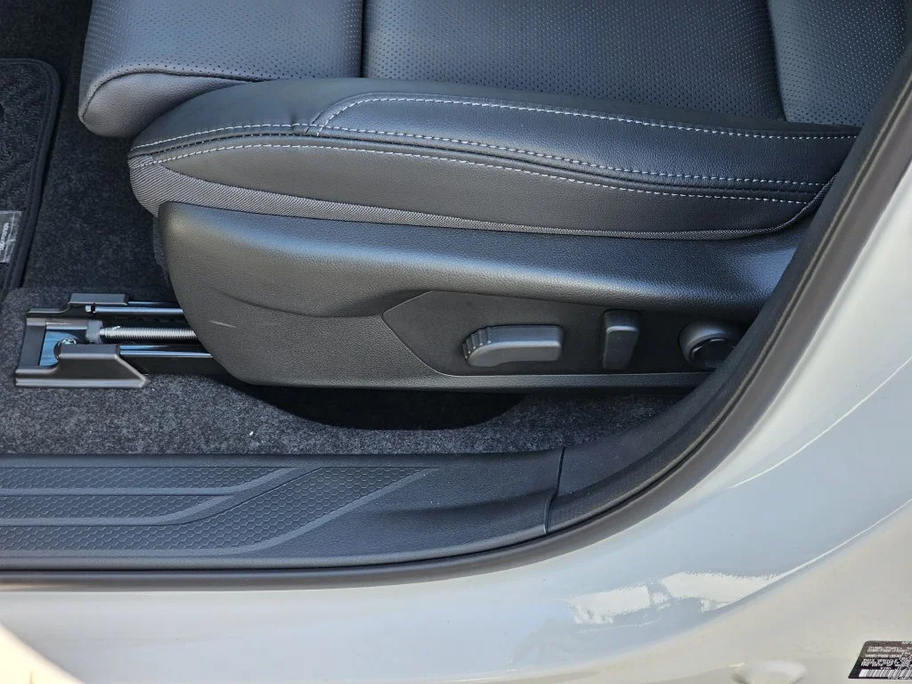New 2026 CRYSTAL WHITE PEARL Subaru Touring image 18