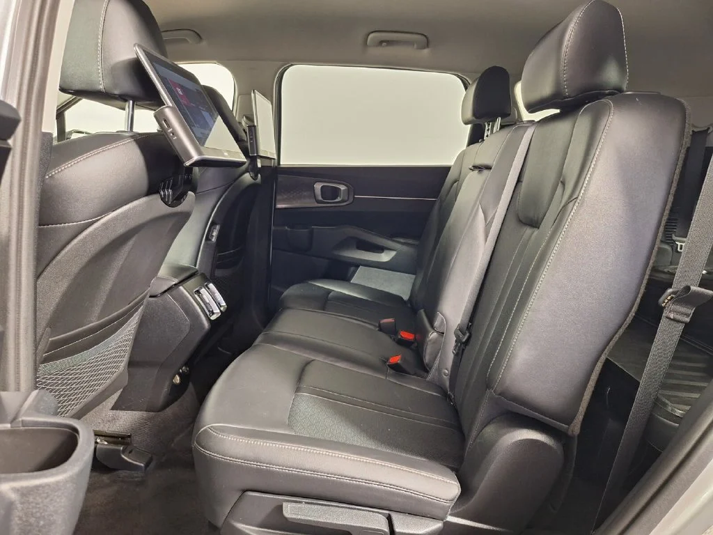 Used 2022 Sparkling Silver Kia S image 11