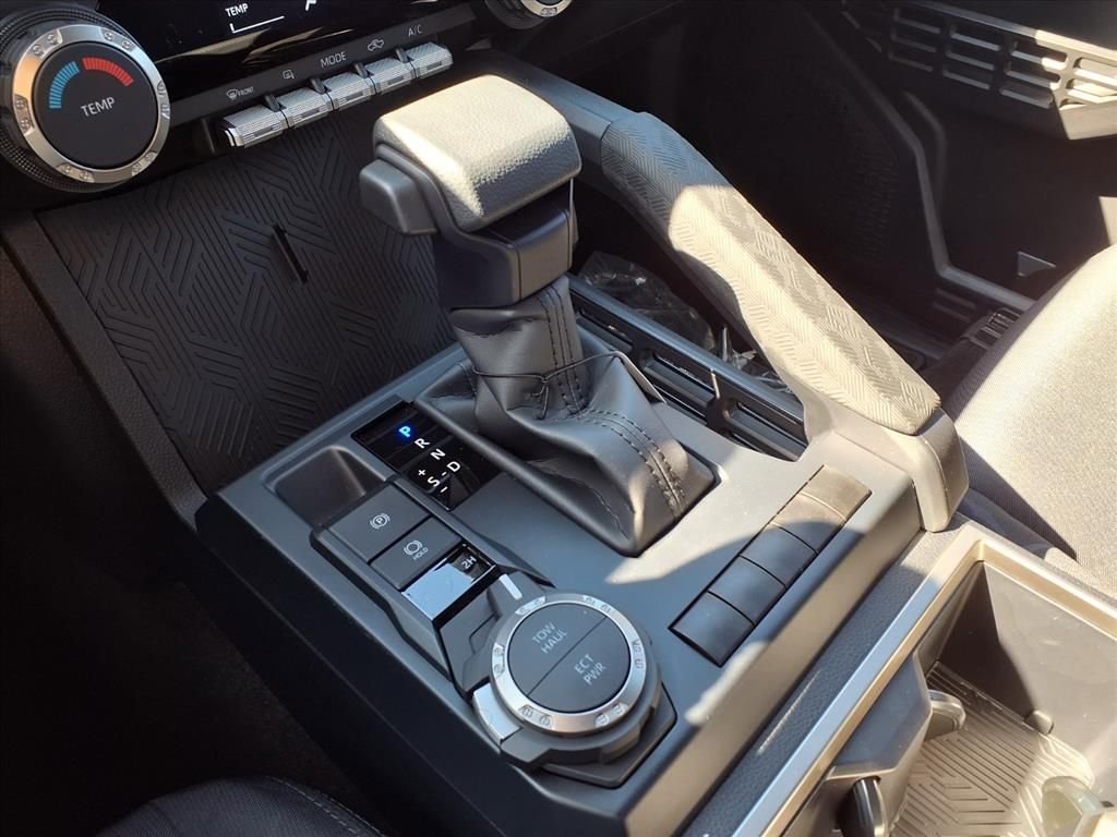 2026 Toyota Tacoma SR5 - Photo 15