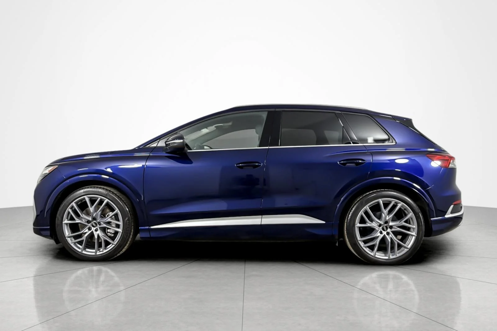Used 2025 Navarra Blue Metallic Audi Premium Plus 55 quattro image 2