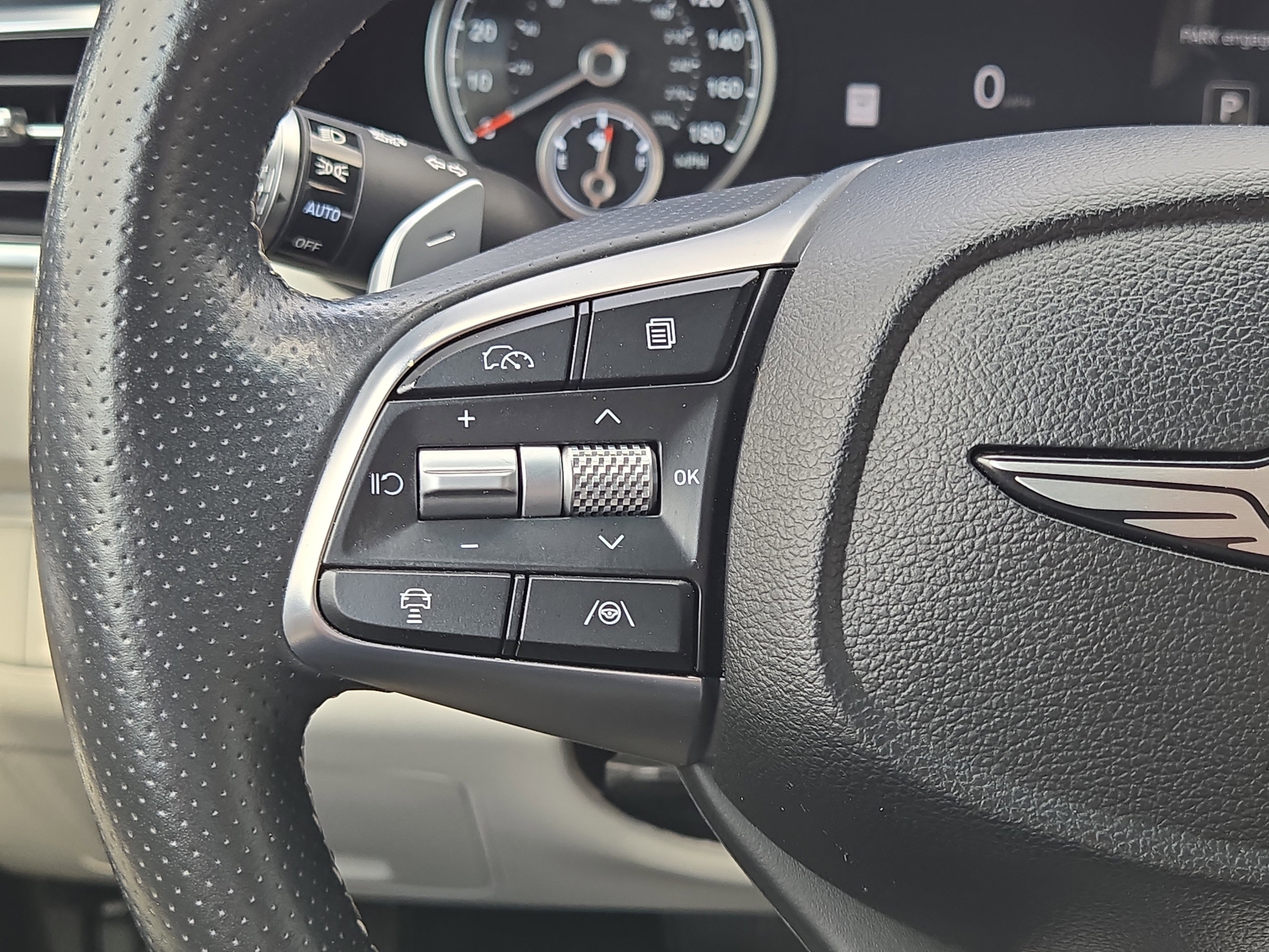 2025 GENESIS G70 Standard - Photo 24