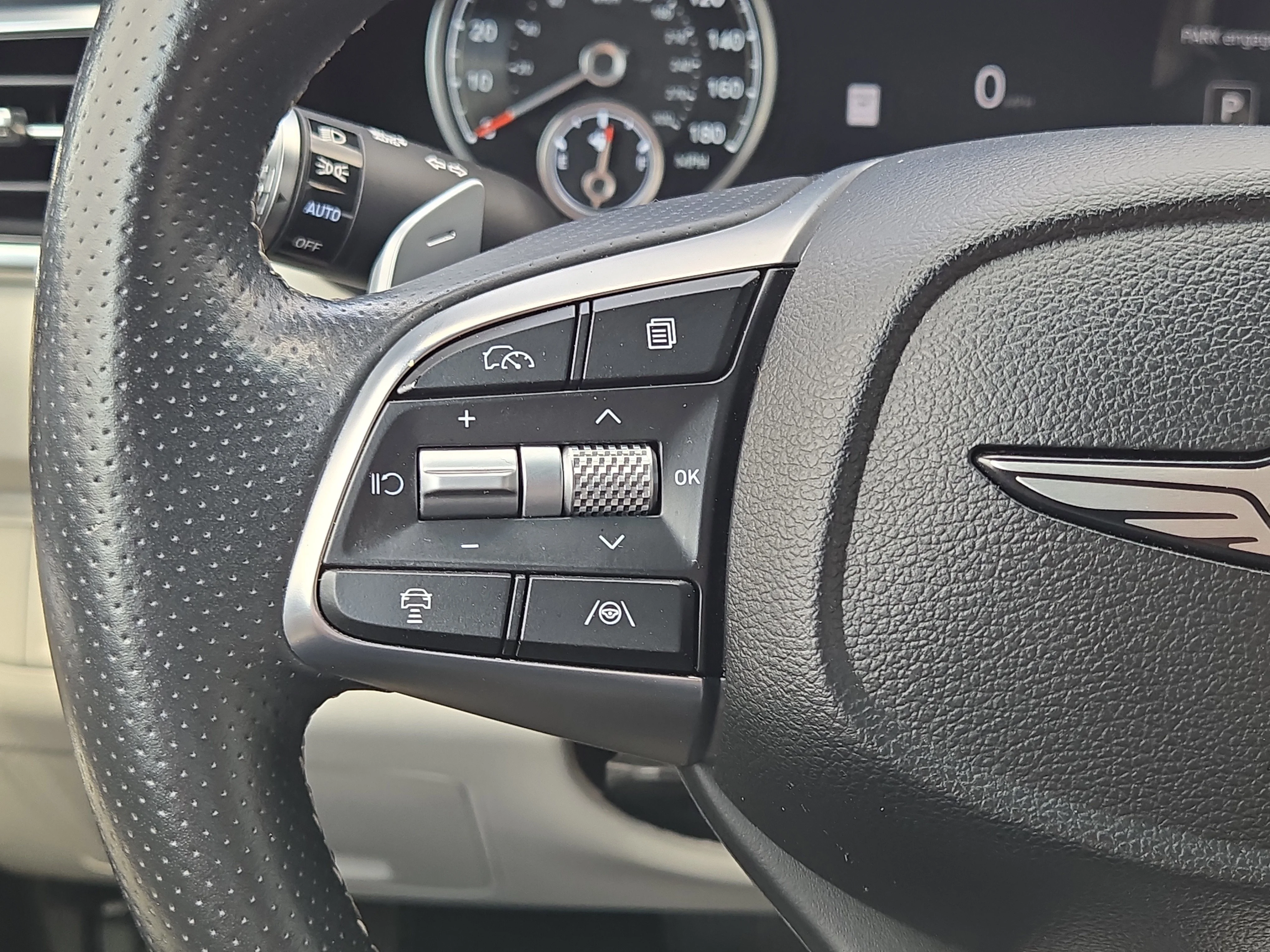2025 GENESIS G70 Standard - Photo 24