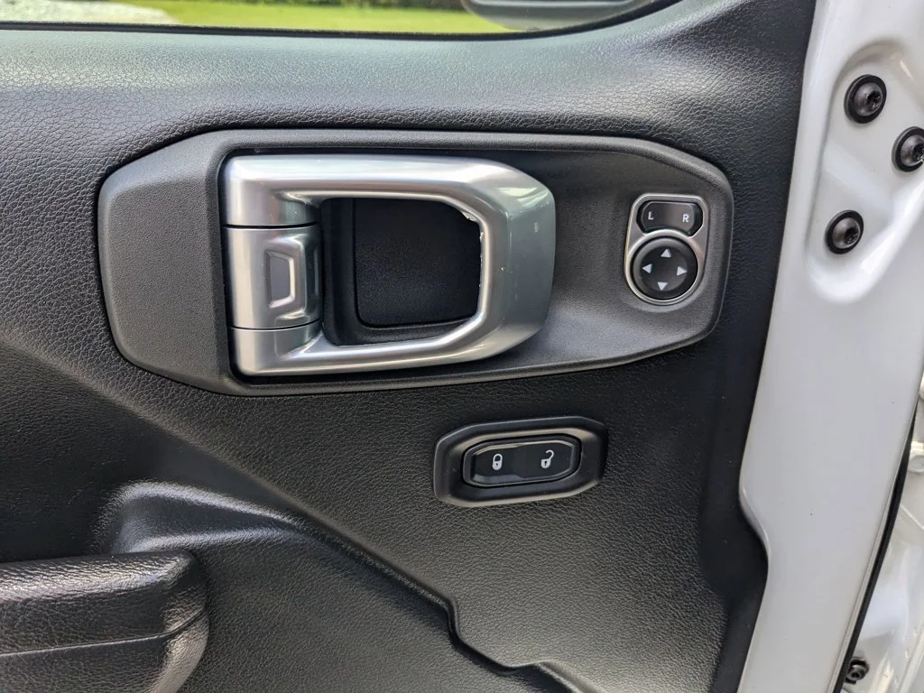 Used 2023 Bright White Clearcoat Jeep Rubicon image 12